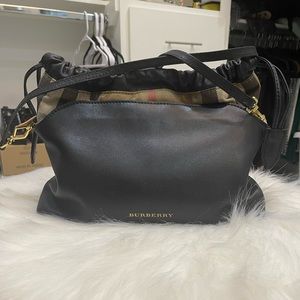 Burberry purse